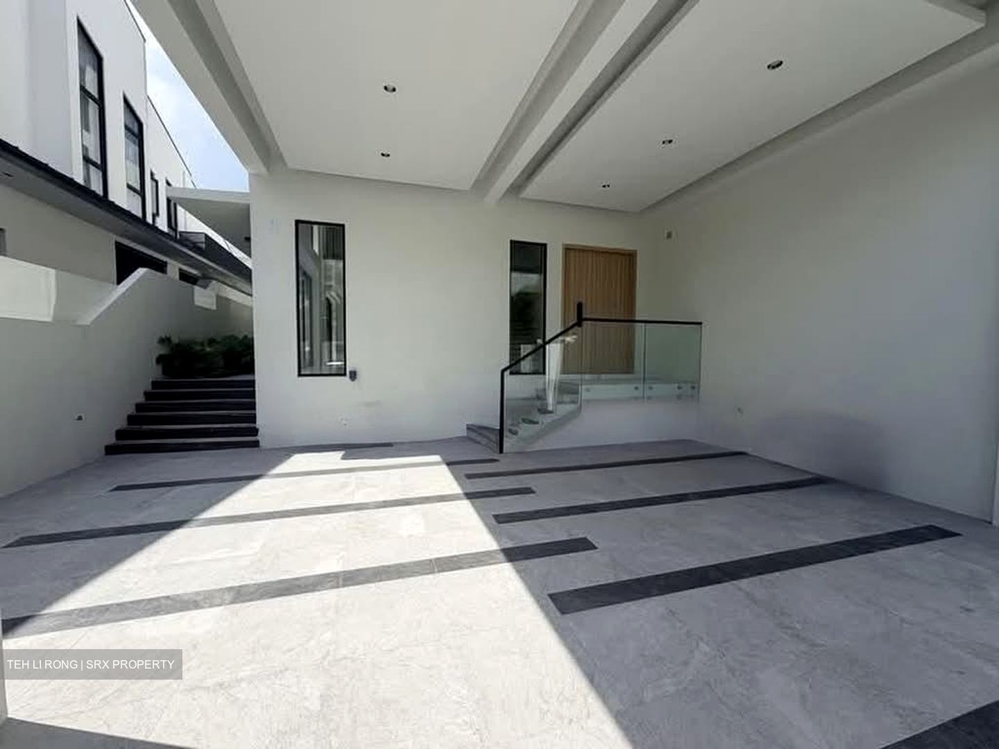 Lucky Hills (D16), Terrace #597517001
